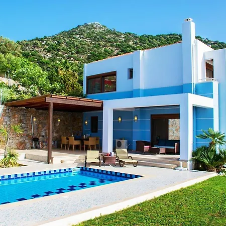 Villa Okeanides *